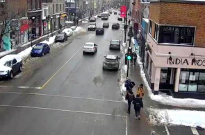 Die Kreuzung von Brebeuf Street und Mont Royal East Avenue