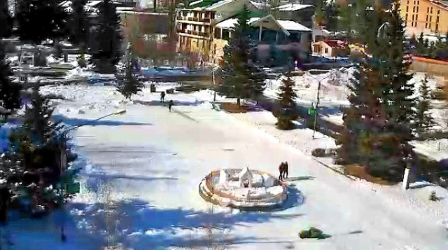 Blumenplatz. Tsaghkadzor Webcam online