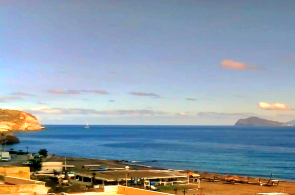 Blick auf den Strand von Canneto, Panarea und Stromboli. Live-Webcams Lipari