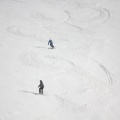 Schneebedeckte Gipfel, skandinavische Landschaften und großzügige kaukasische Feste von Adygea