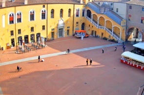 Blick auf den Hang (Stadtplatz). Ferrara Webcams